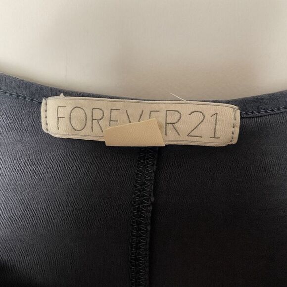 Forever 21 Gray Floral Beaded Cutout Back T-Shirt SZ M - Picture 5 of 5